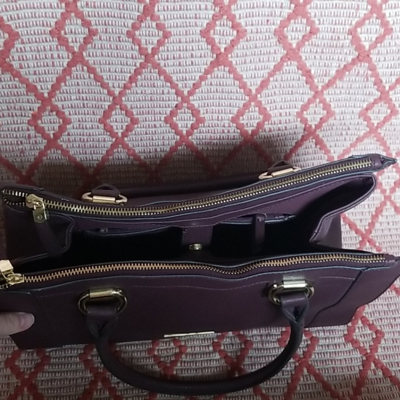 Mauve Liz Claiborne purse - Picture 5 of 6
